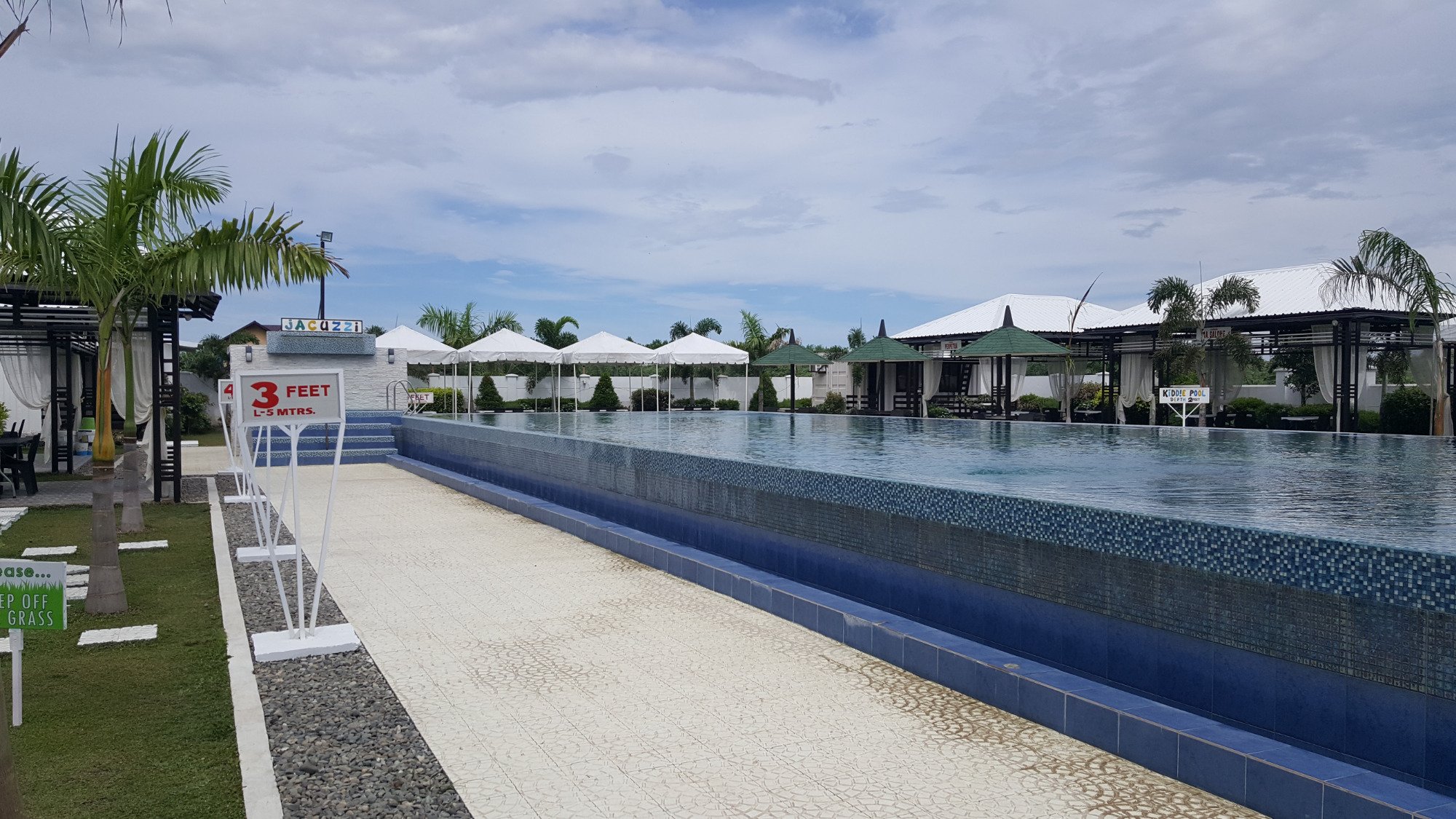 Hotel Dian Aparri-泳池