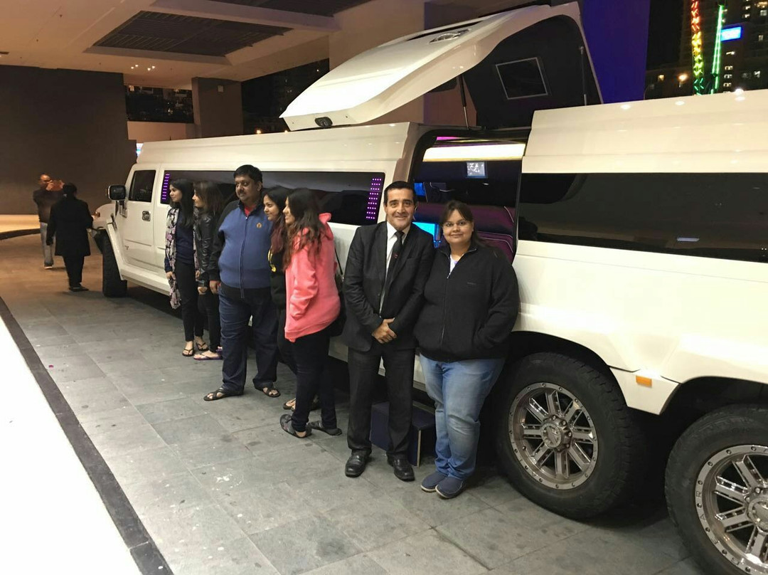 Limousines in Paradise景点图片