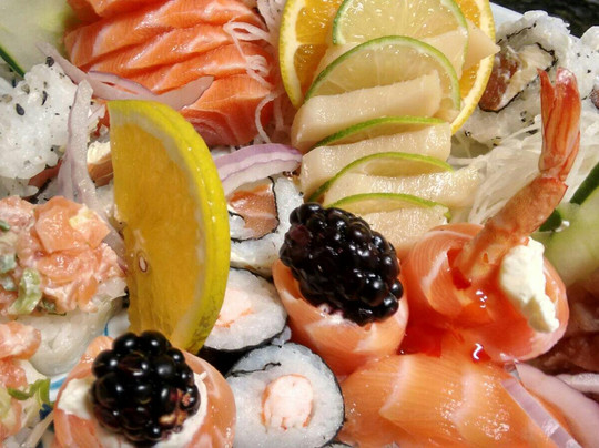 Amparo餐馆和美食-Yoshi-Sushi Bar