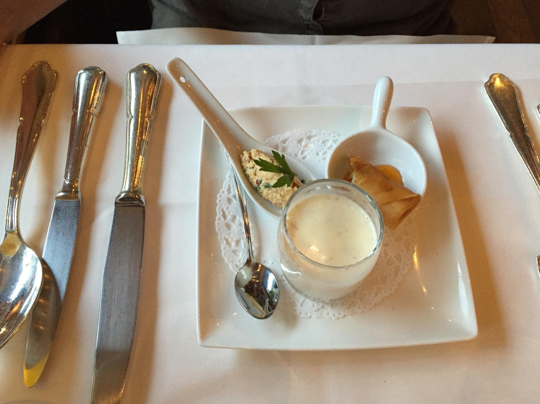 Le Midi Hotel-Restaurant主图