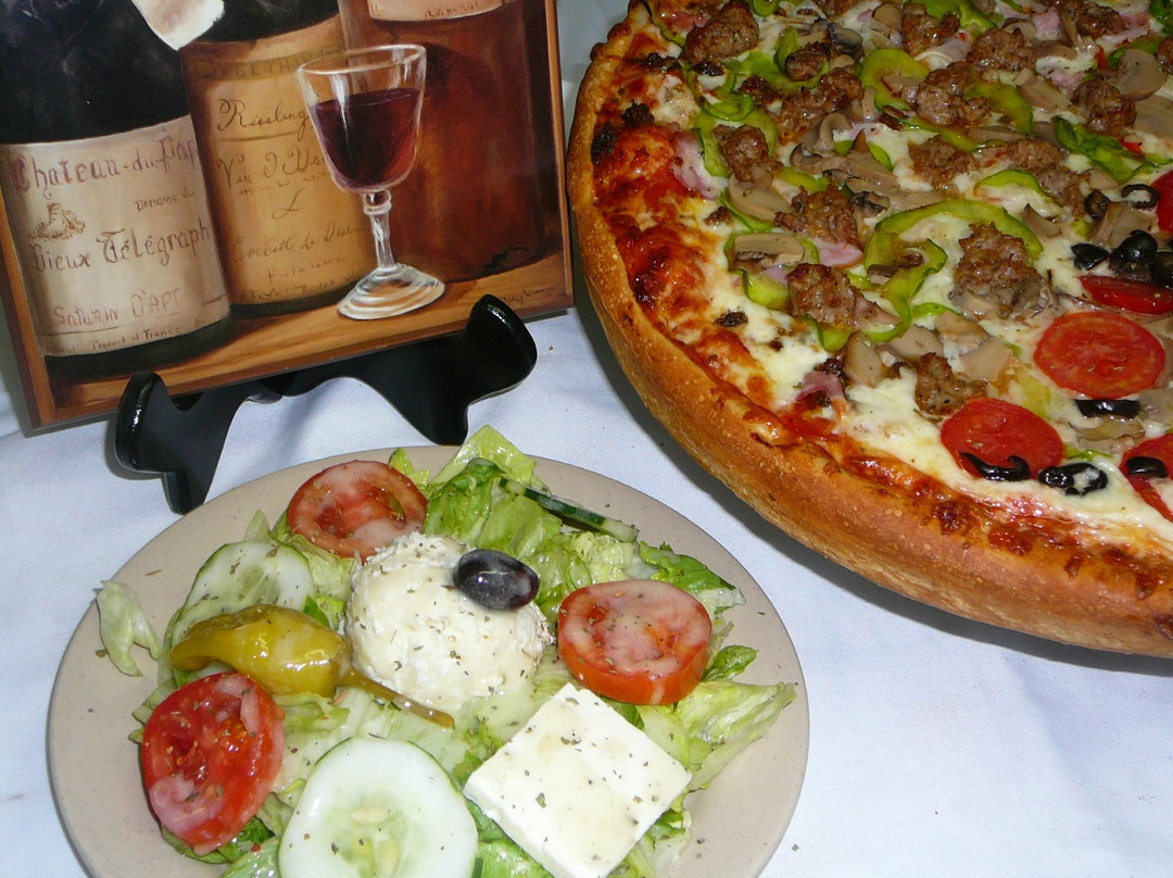 Queen's Pizza & Restaurant