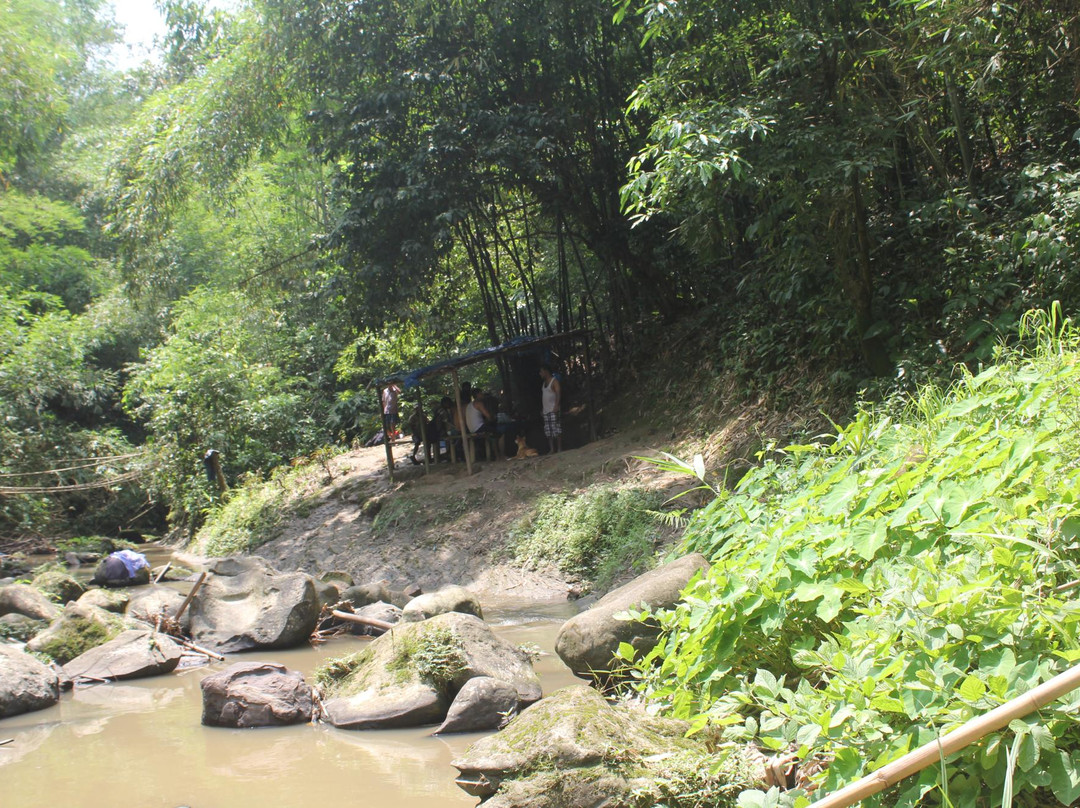 Ham Ham Waterfall景点图片