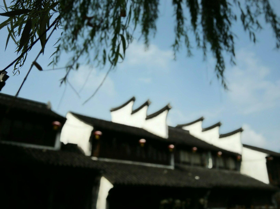 月河客栈大酒店主图