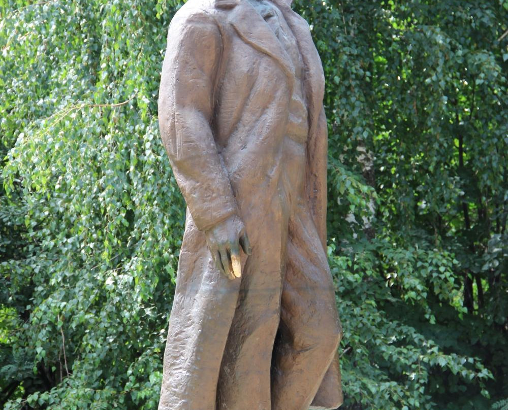Statue of Sergey Esenin景点图片