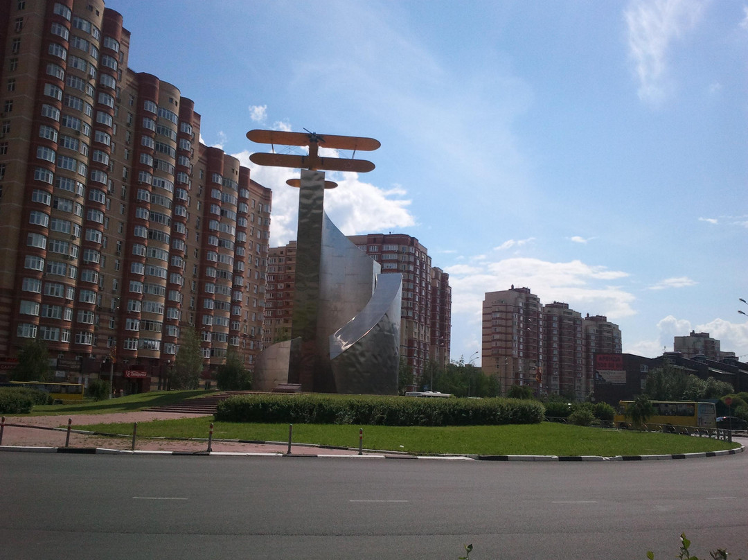 Monument to Plane Po-2景点图片