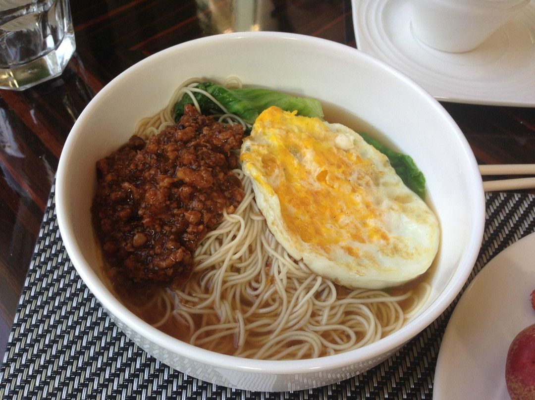 碧桂园太阳城凤悦凤凰酒店(韶关高铁站店)主图