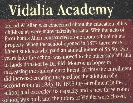 Old Vidalia Academy景点图片