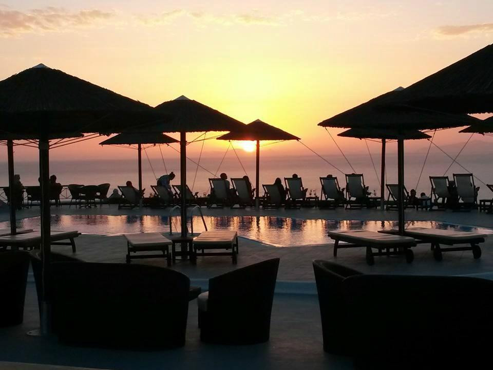 Lioyerma Lounge Cafe Pool Bar-伊亚必去景点