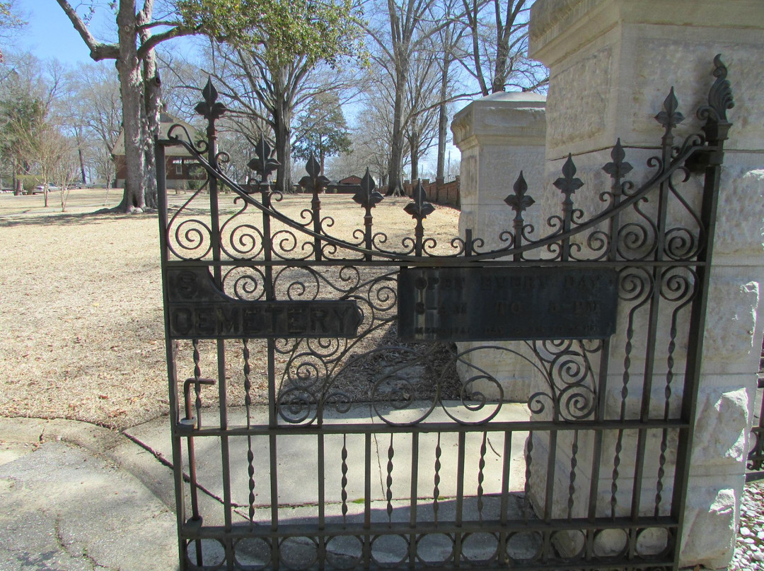 Corinth National Cemetery景点图片