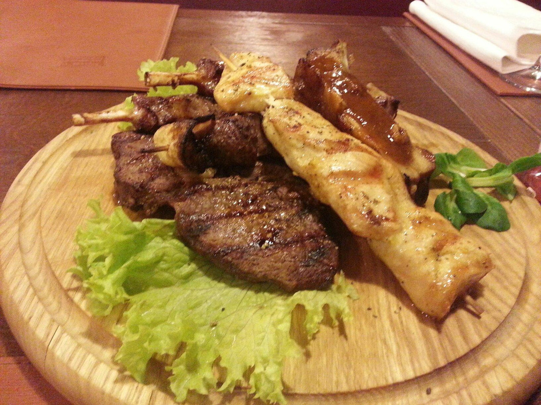 Luhansk餐馆和美食-Sam's Steakhouse