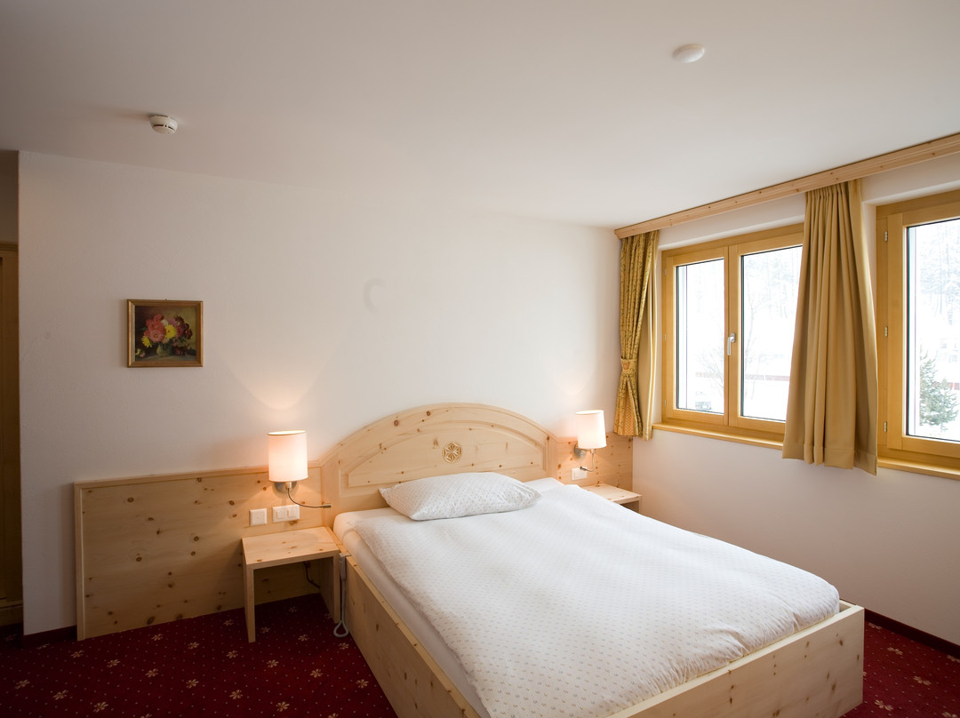 赛莱纳酒店主图