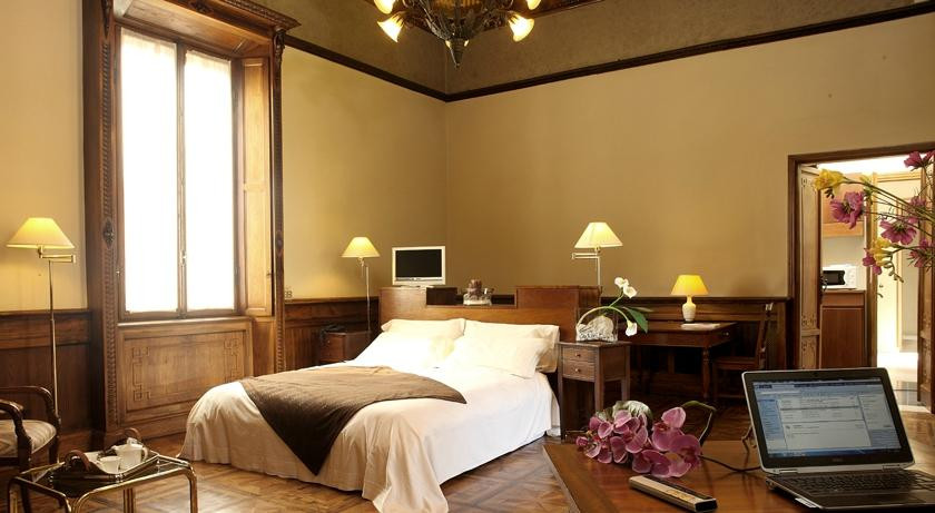 Villa Poma酒店住宿-中央公寓酒店