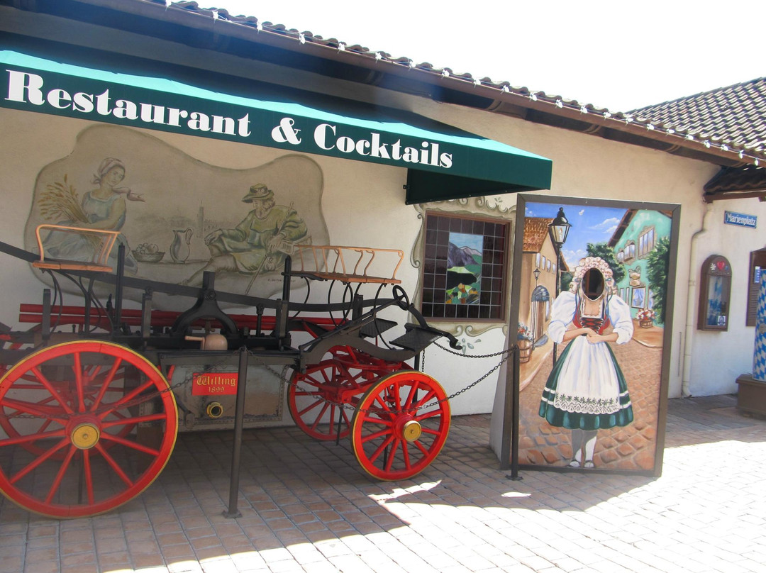 Old World Village-亨廷顿海滩必去景点