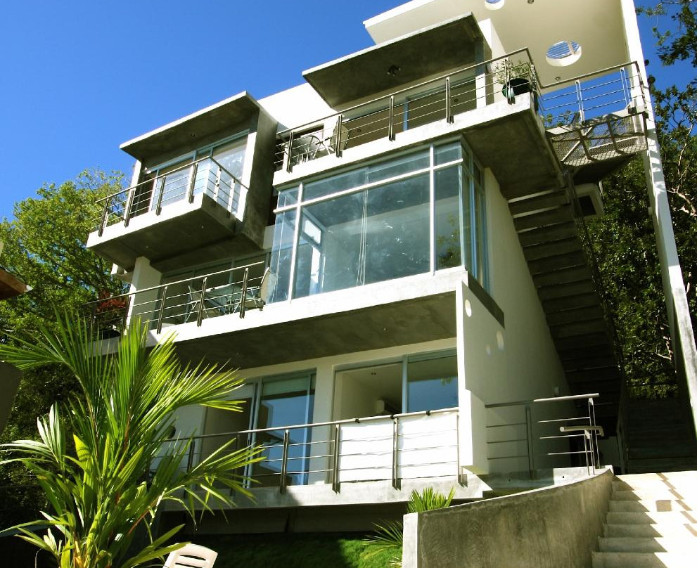 Alta Vista Condominium