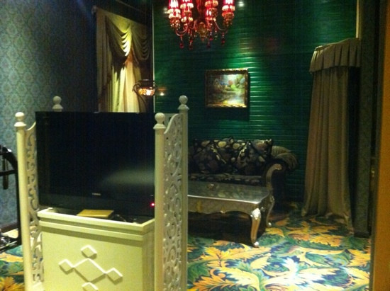 曹洛比童话酒店主图