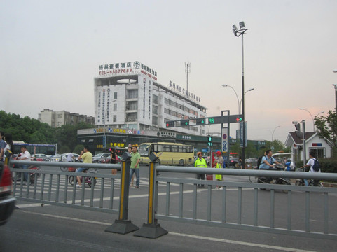 格雅酒店(苏州寒山寺滨河路地铁站店)主图