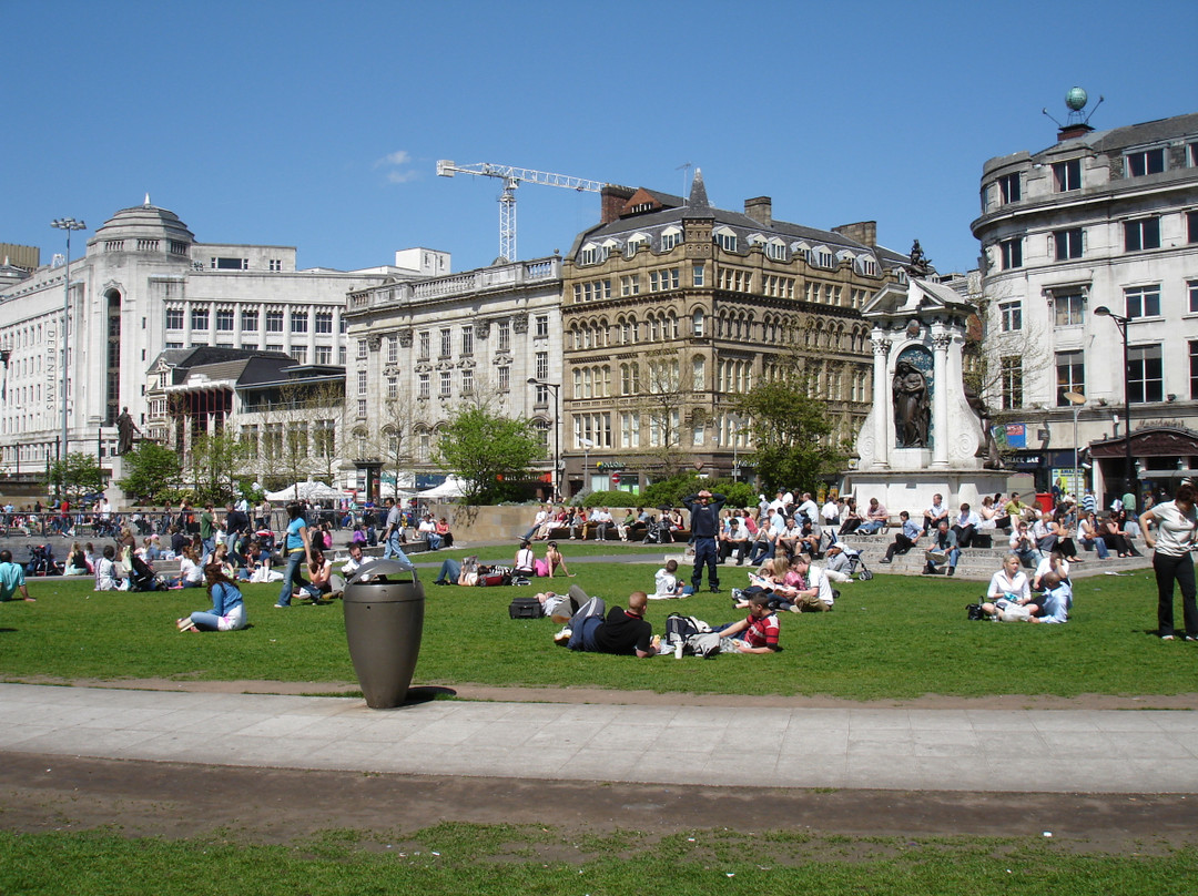 Piccadilly Gardens-曼彻斯特必去景点