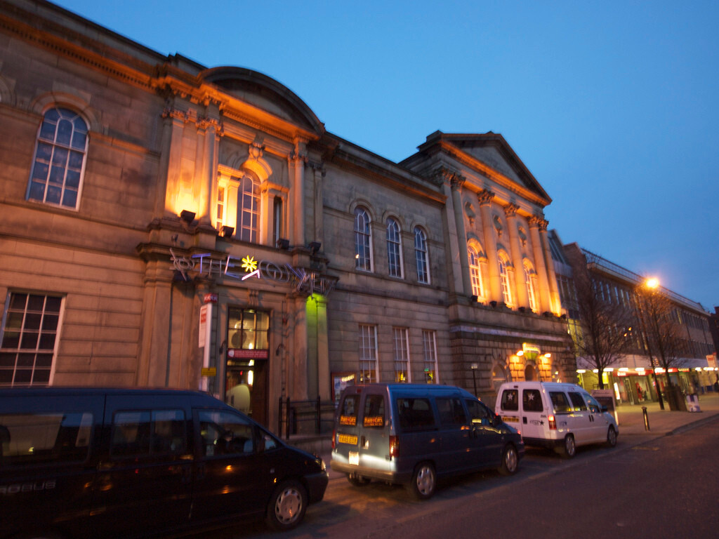 Bury旅游景点-The Met