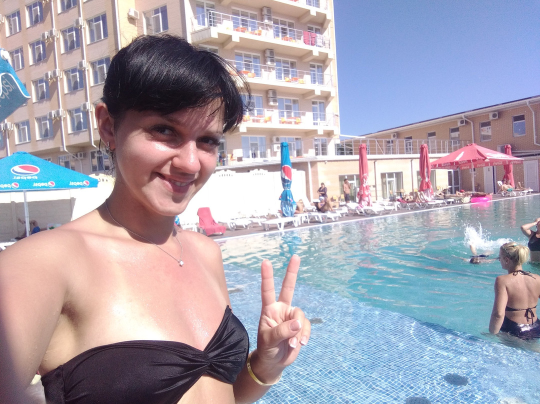 Crystal Beach Hotel主图