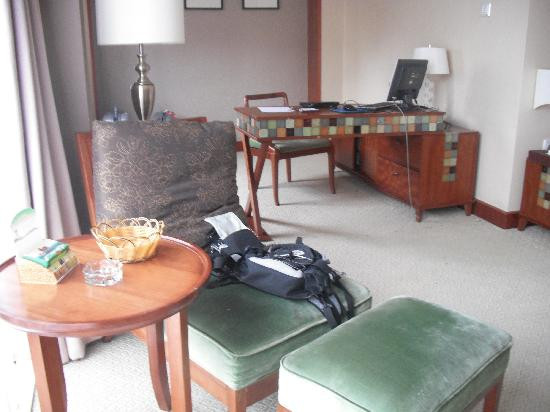 海伦堡大酒店主图