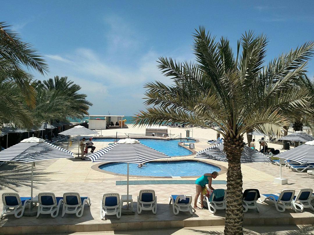 Al Hamra Village Hotel主图