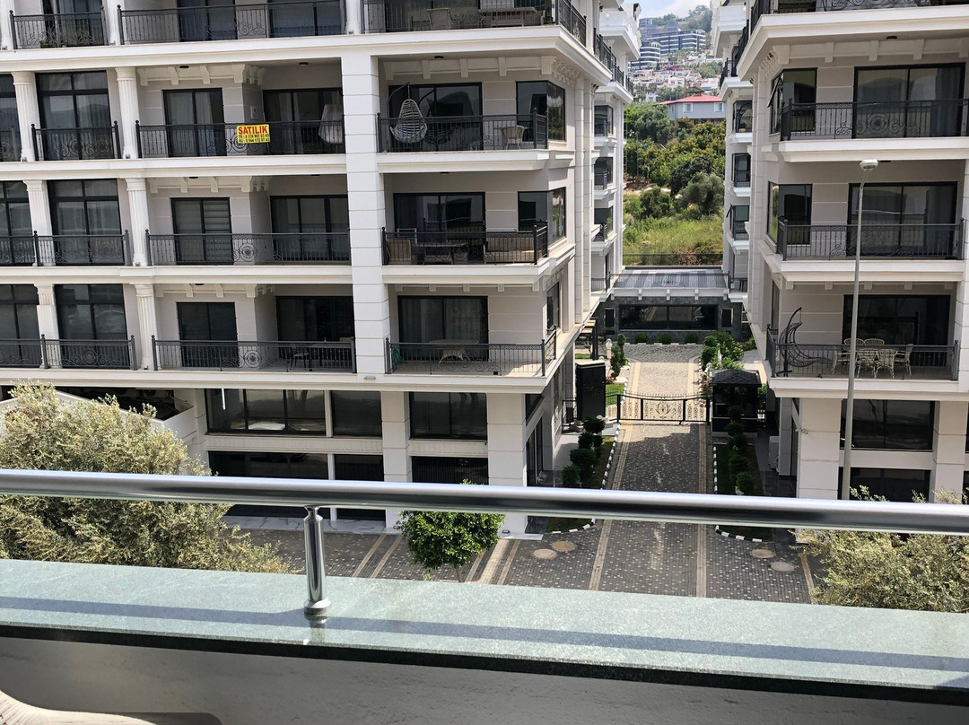 阿拉尼亚丁尼乐酒店主图