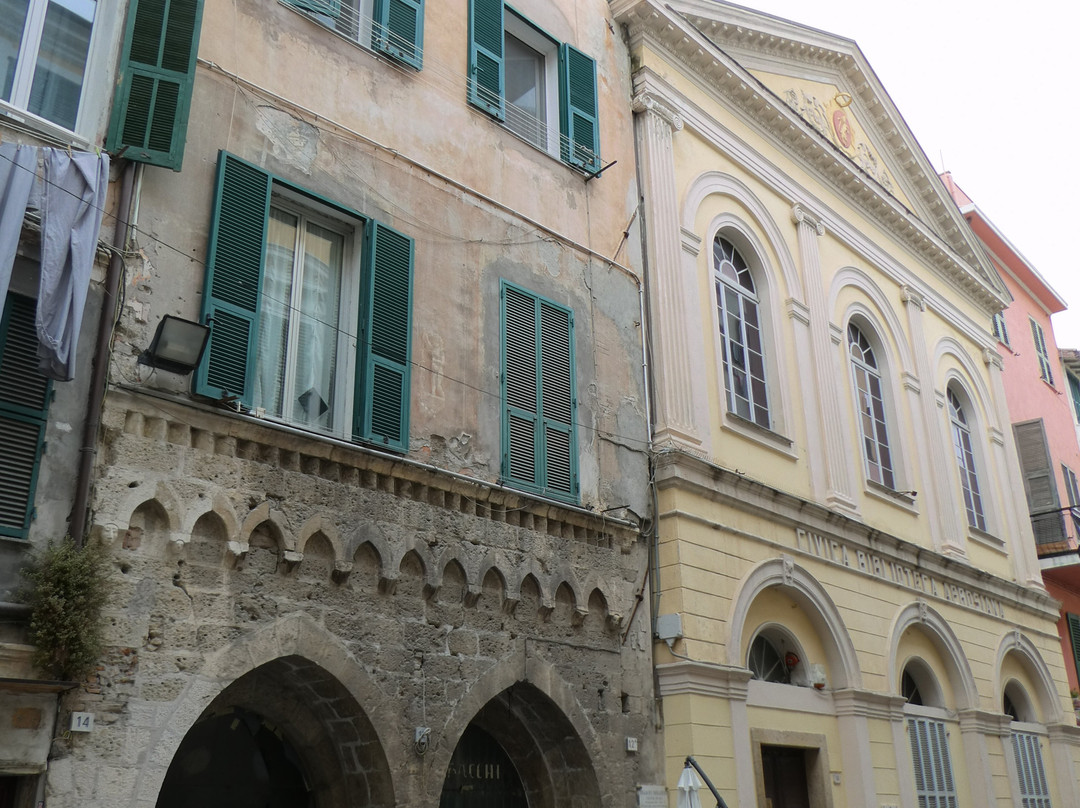 LOGGIA del PARLAMENTO-文蒂米利亚必去景点