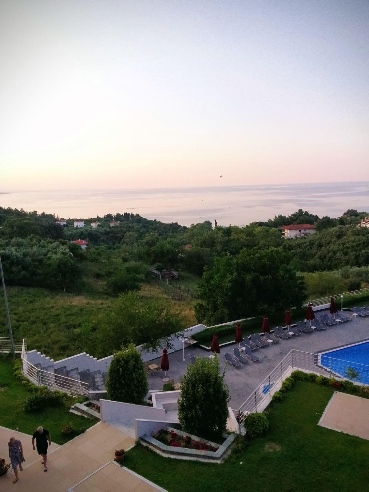 12 Olympian Gods Hotel-泳池