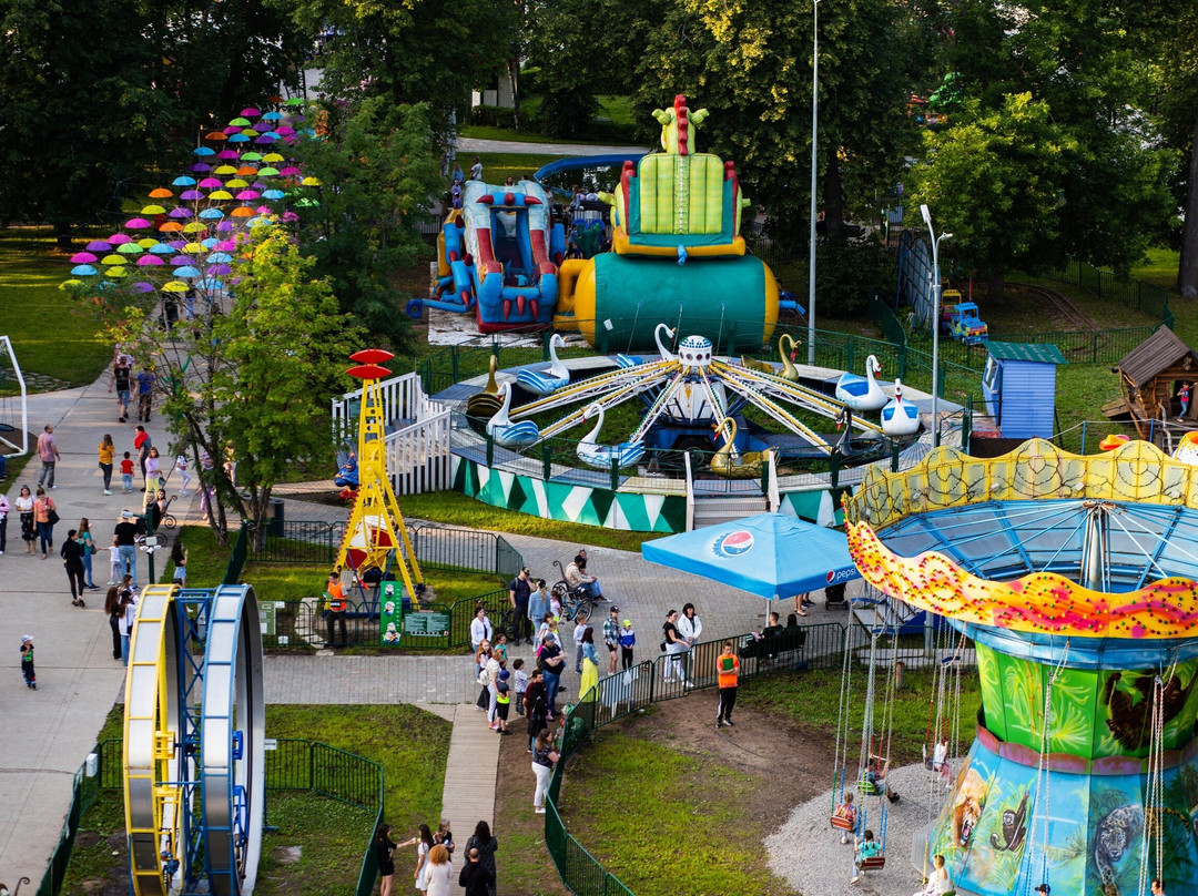 Rybinsk city square景点图片