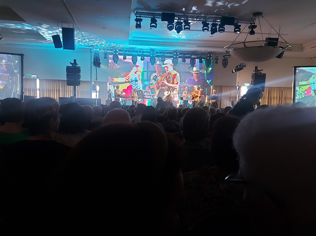 死海艾美酒店主图