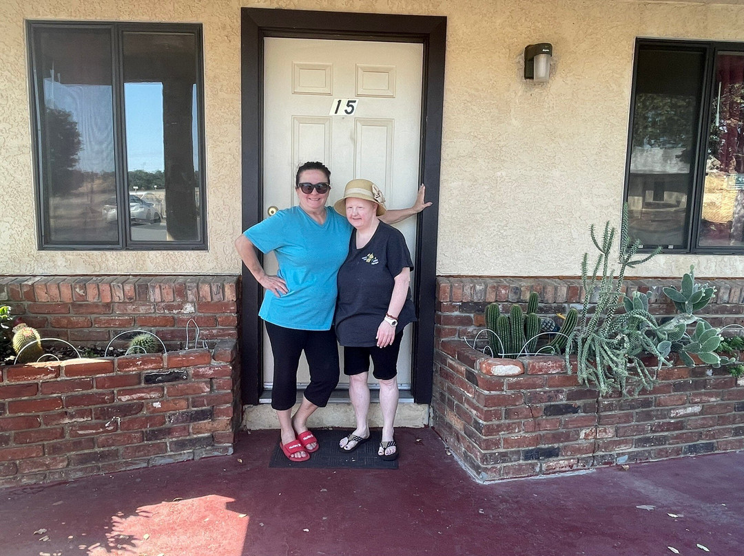 Travelers Motel主图