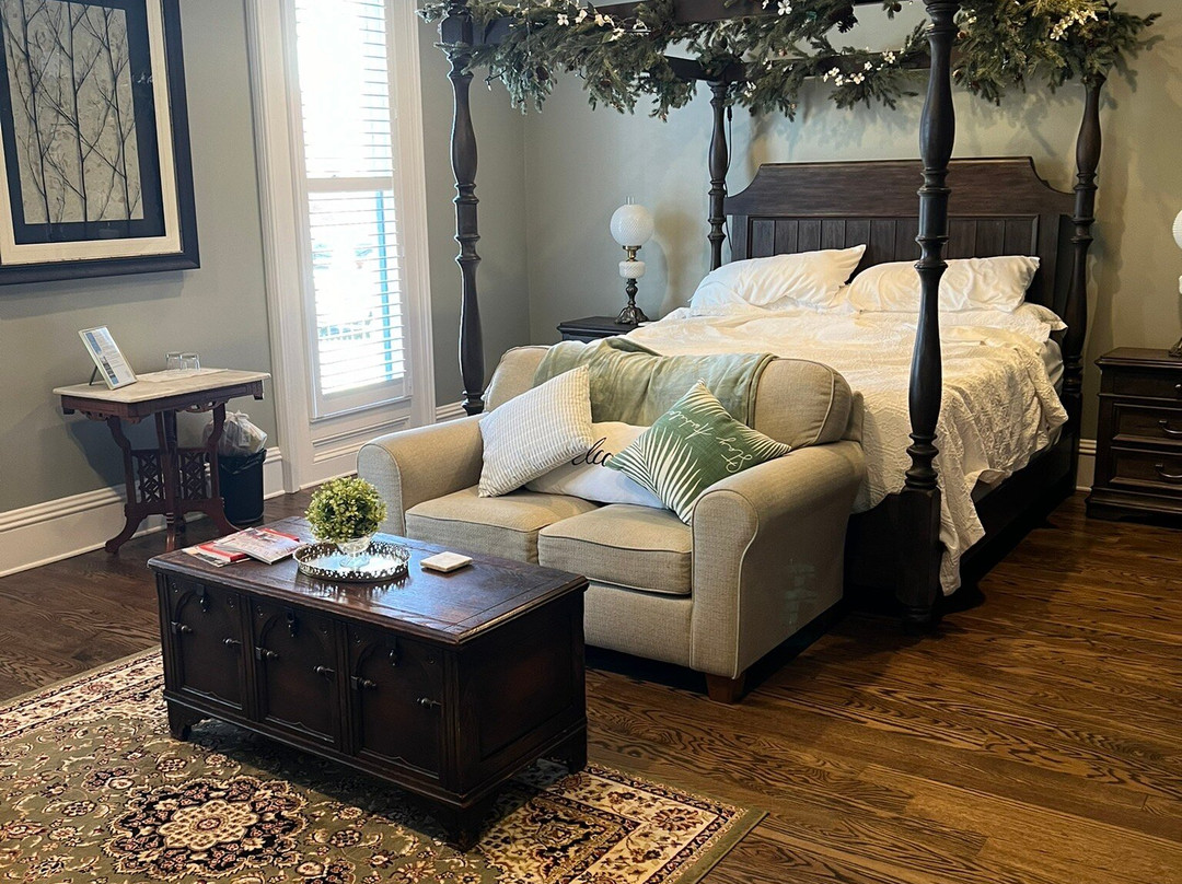 Belle Louise Historic Bed & Breakfast主图