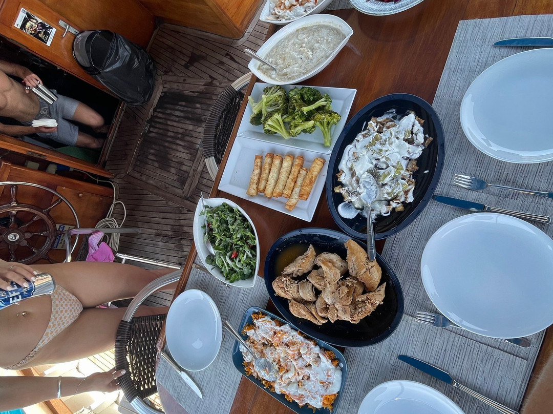 Zeus Boat - Daily Boat Trip-卡尔坎必去景点