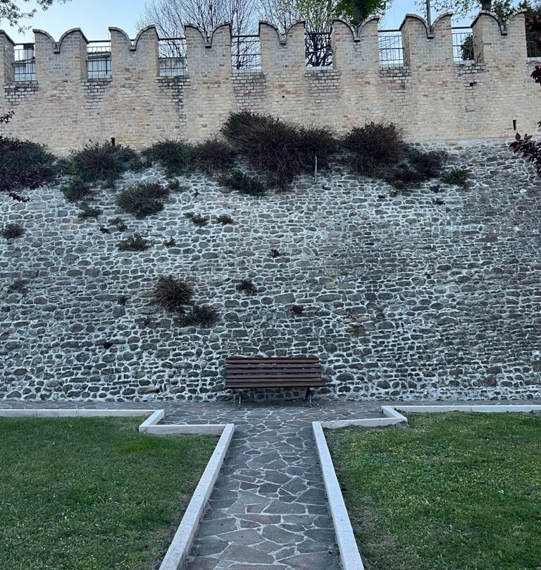 Torrione e Mura Difensive景点图片