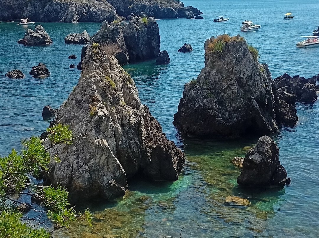 Lido Paradise Beach景点图片