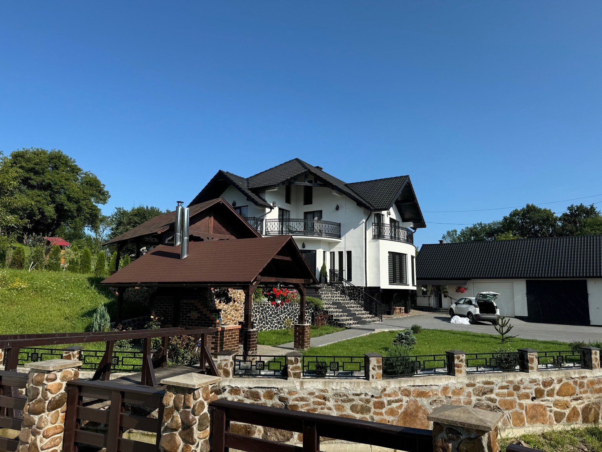 Veronica's Guest House-官方