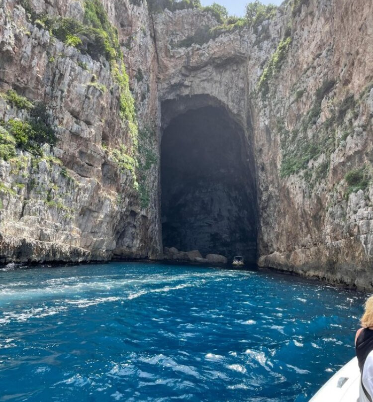 Karaburun-Sazan National Marine Park景点图片