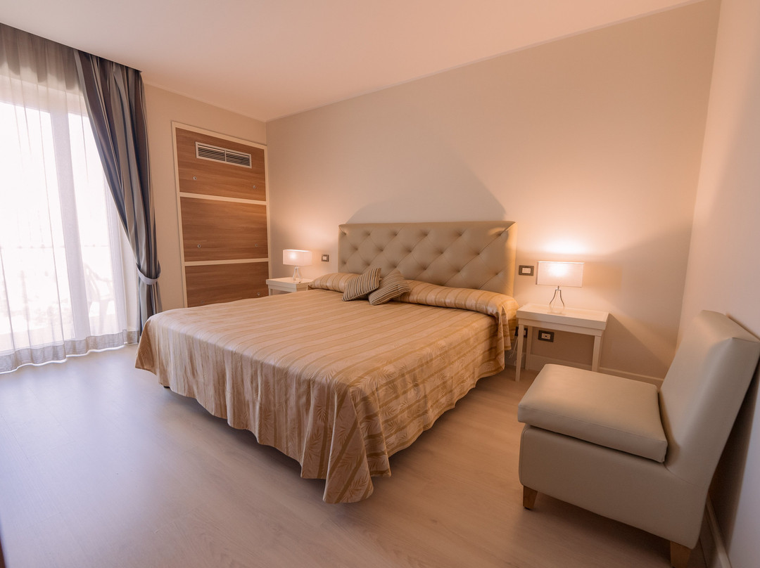 Hotel Mirasole International主图
