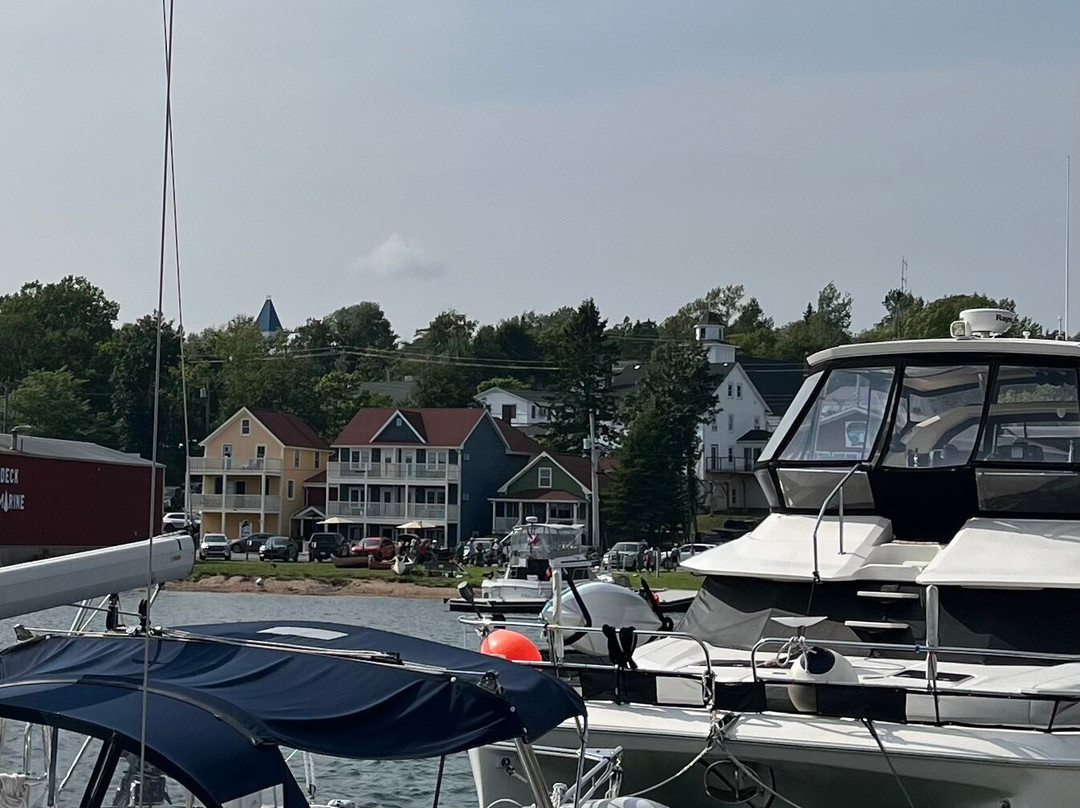 Water's Edge Inn主图