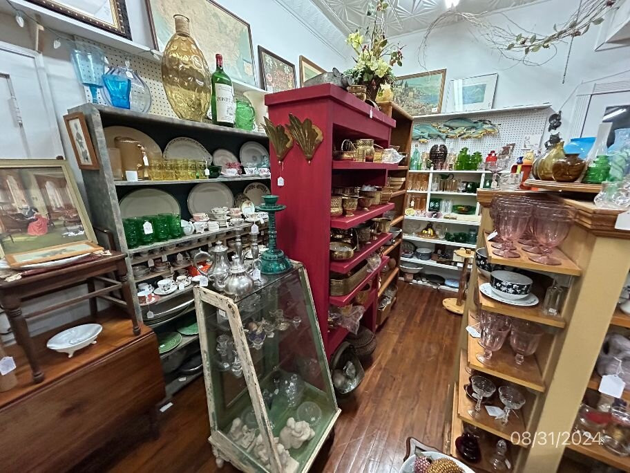 Treasury Antiques景点图片