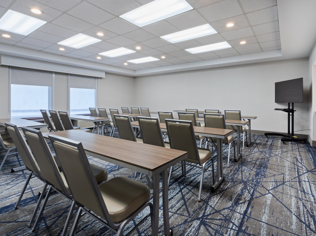 Holiday Inn Express & Suites Cincinnati Riverfront By IHG主图