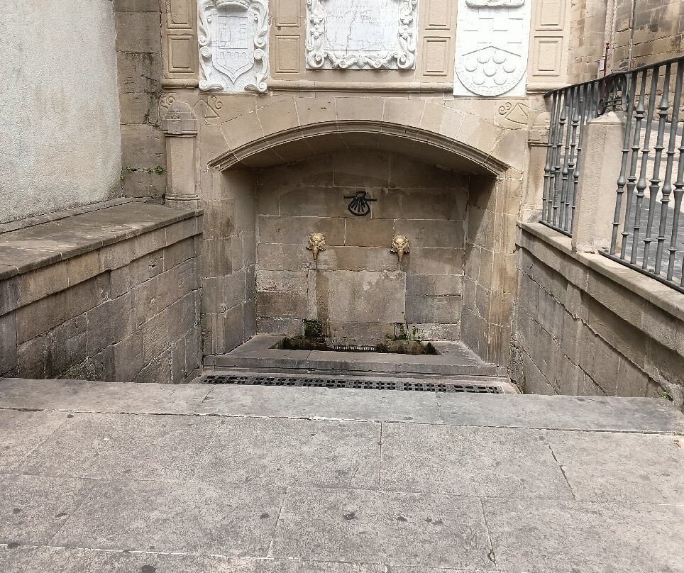 Fuente del Peregrino-洛格罗尼奥必去景点