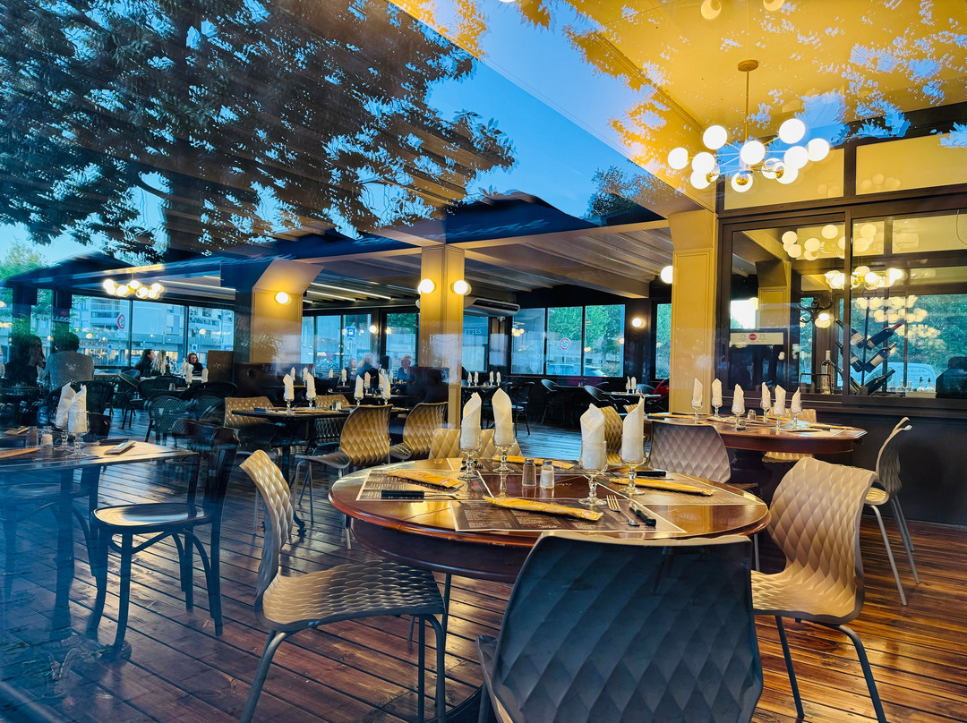 Le Cafe des Arts