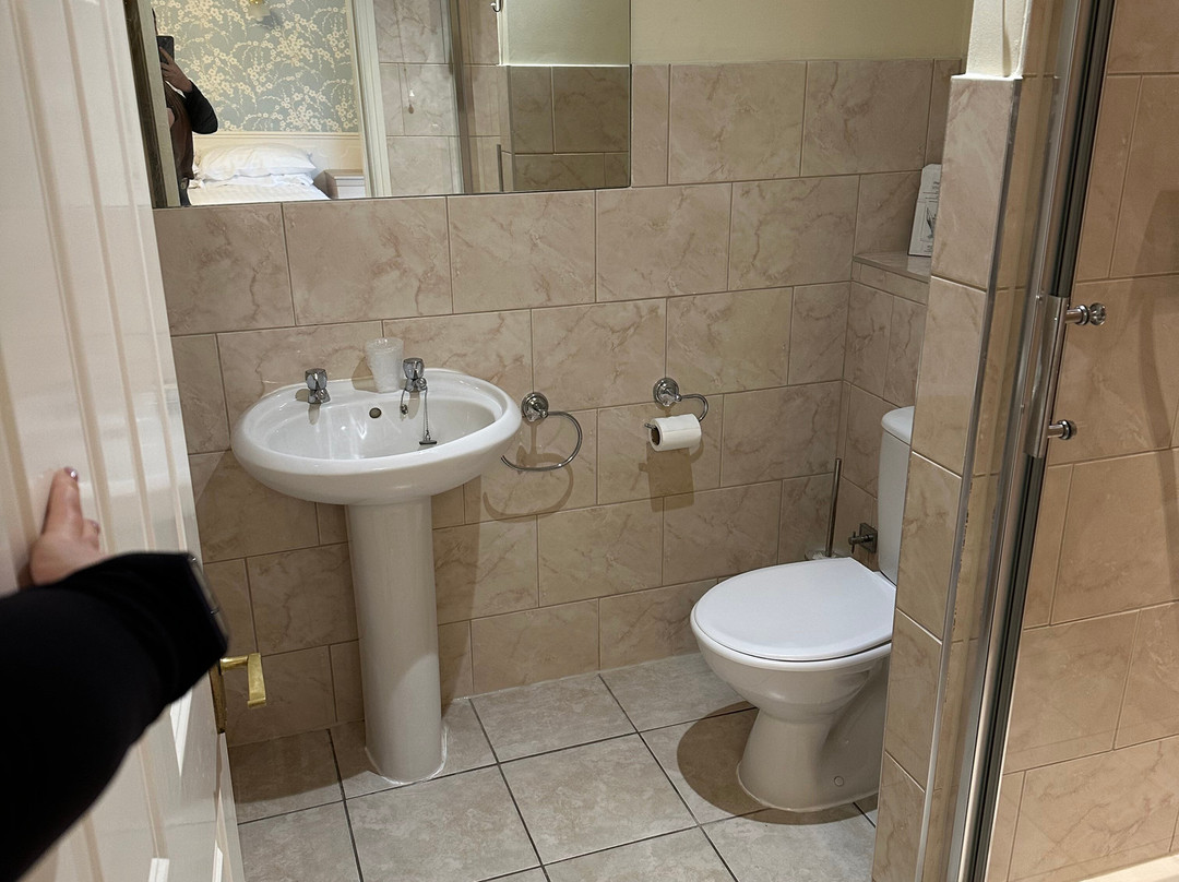 Broadlawns Guest House主图