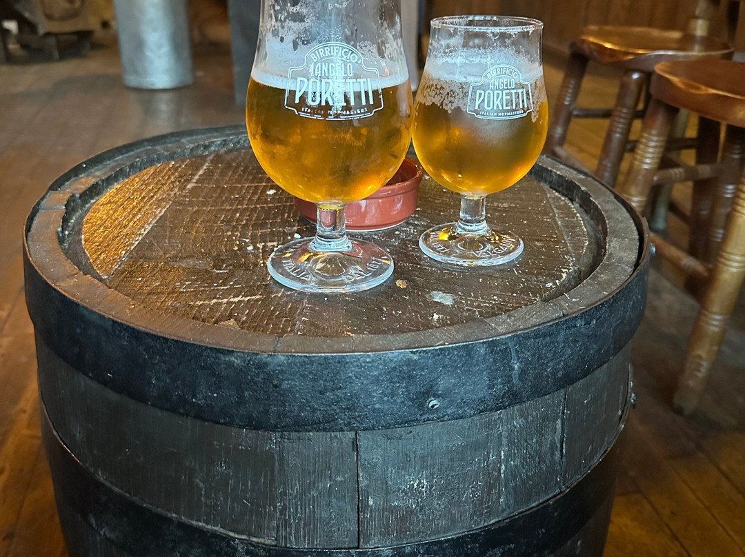 The Black Horse Inn主图