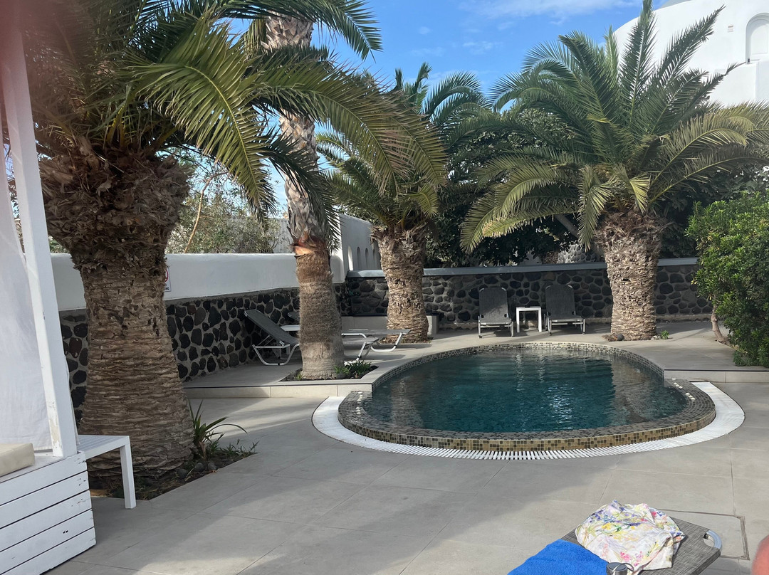 地中海皇家酒店主图