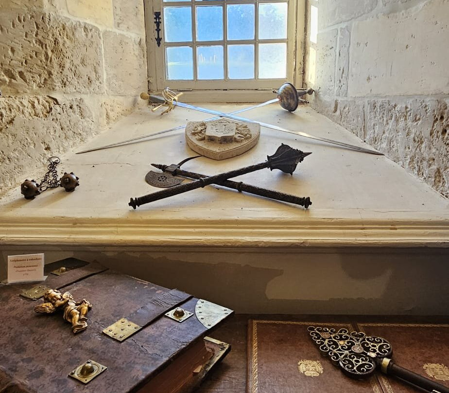 Château De Mornay 17-Saint Pierre de l'Ile必去景点