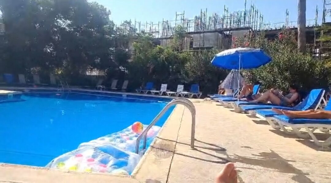 Hilltop Gardens Hotel Apartments主图