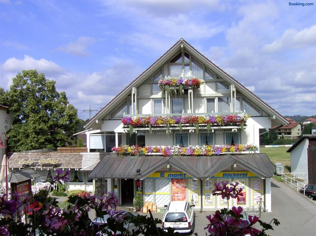 Uehlingen-Birkendorf酒店住宿-Schwarzwaldcafe Pension Fechtig