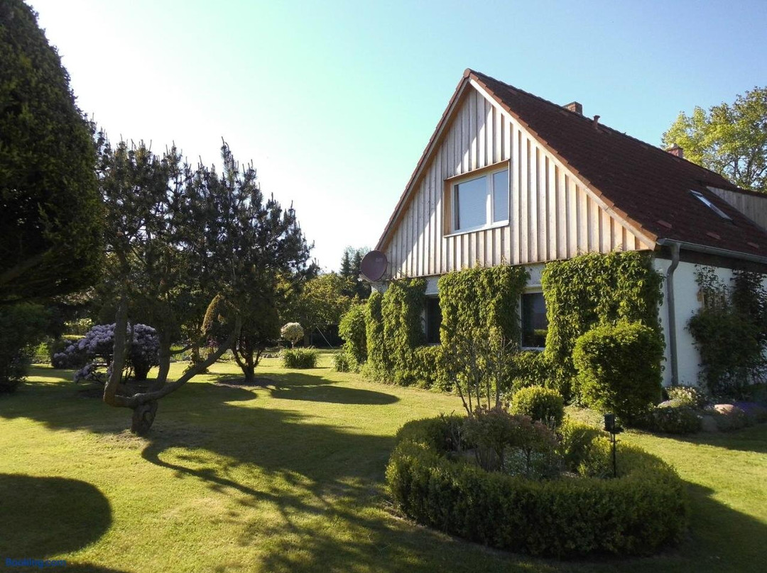 Bungalow Und Ferienwohnung Auf Rügen